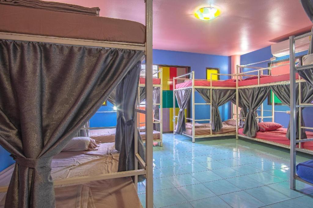 Hostel Oyo 586 I Phuket
