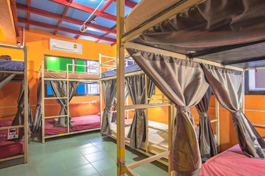 Hostel Oyo 586 I Phuket