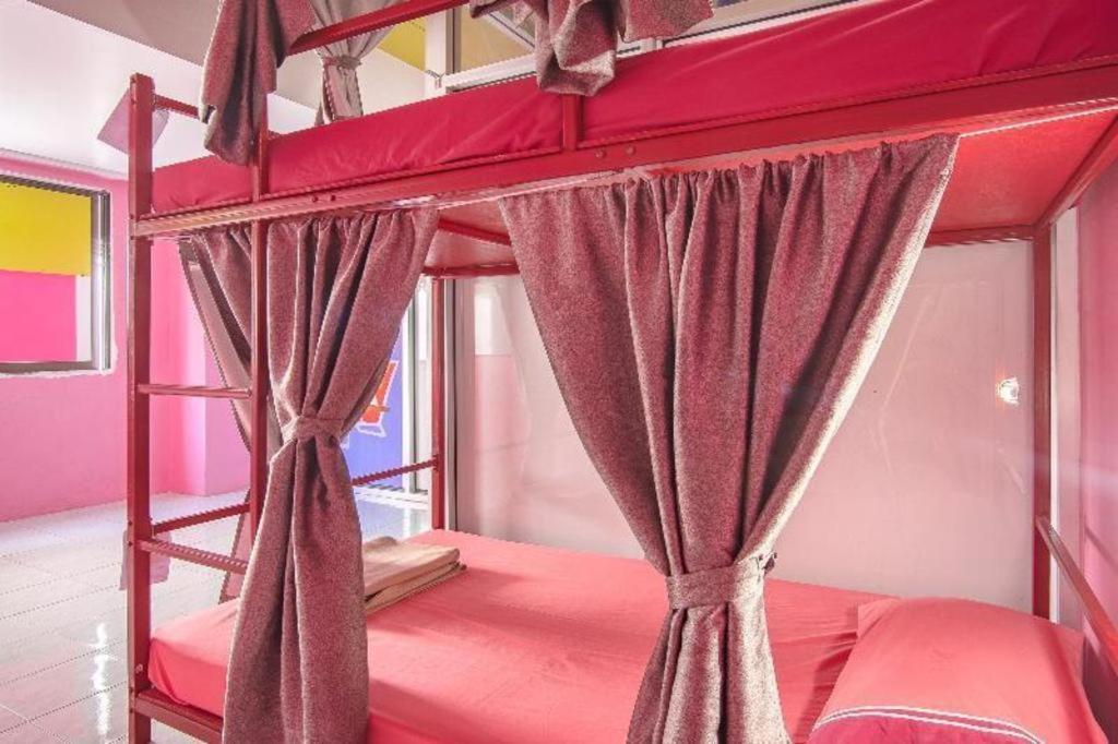 Hostel Oyo 586 I *
